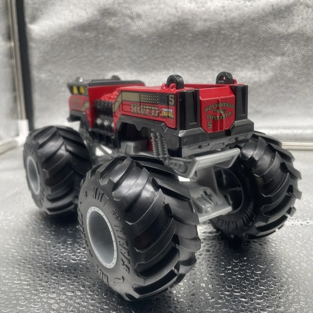 Hot Wheels Monster Jam Fire Department Truck 4X4 HWFD 5 Alarm Die Cast